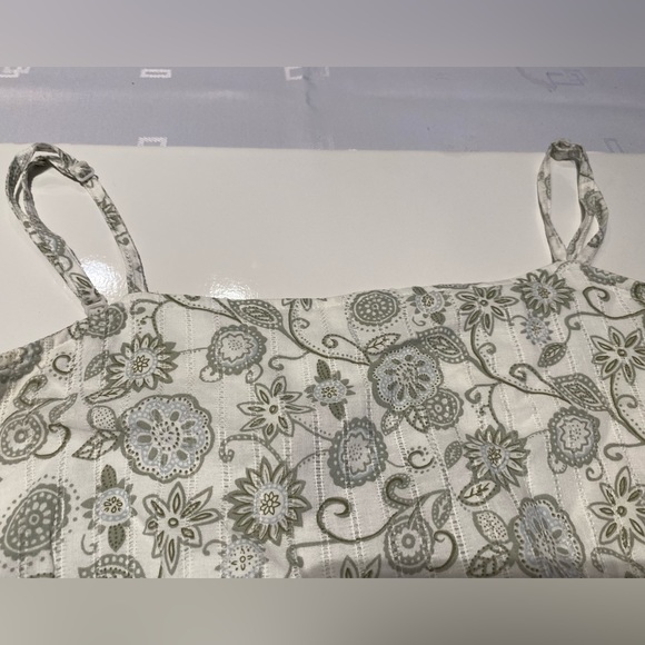 White dress with green pattern size 10 - Picture 5 of 5